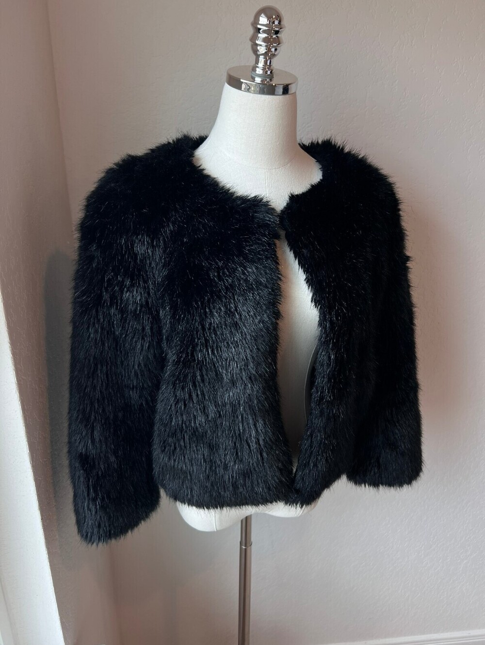 Vintage Y2K Banana Republic Black Faux Fur Cropped Jacket size 0